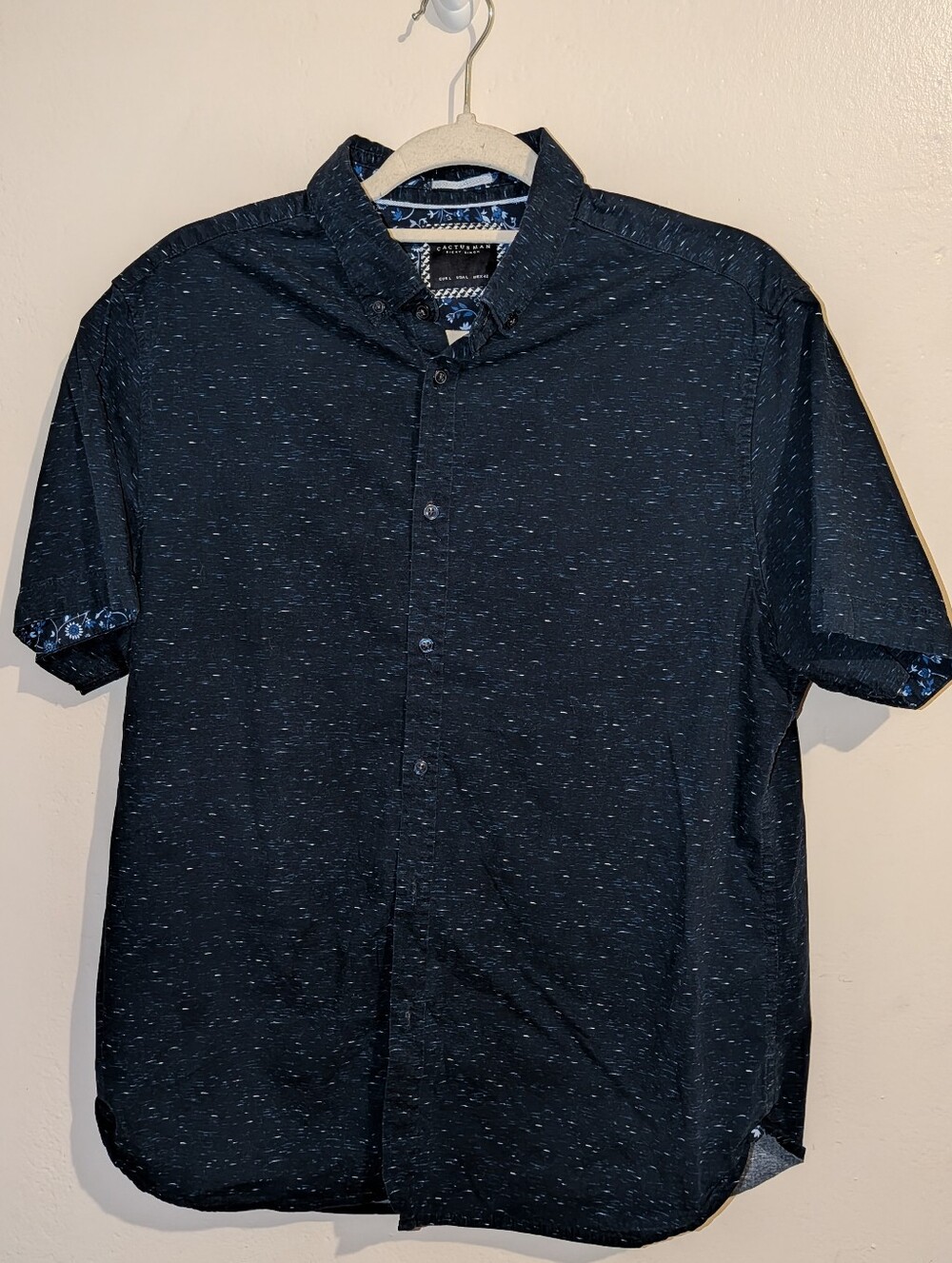 Men's Short-Sleeve Button-Down Shirt in Navy Speckle Size L